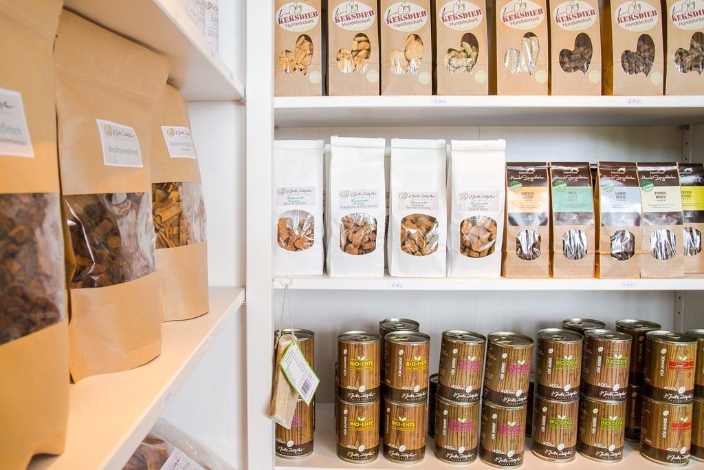 Urlaubsfutter.de der Hundeshop in Ahrenshoop, Auswahl an Hundefutter