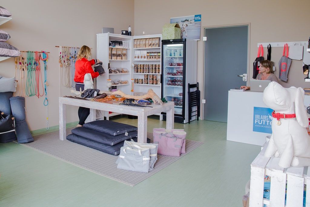 Urlaubsfutter.de der Hundeshop in Ahrenshoop, Einblick ins Ladengeschäft