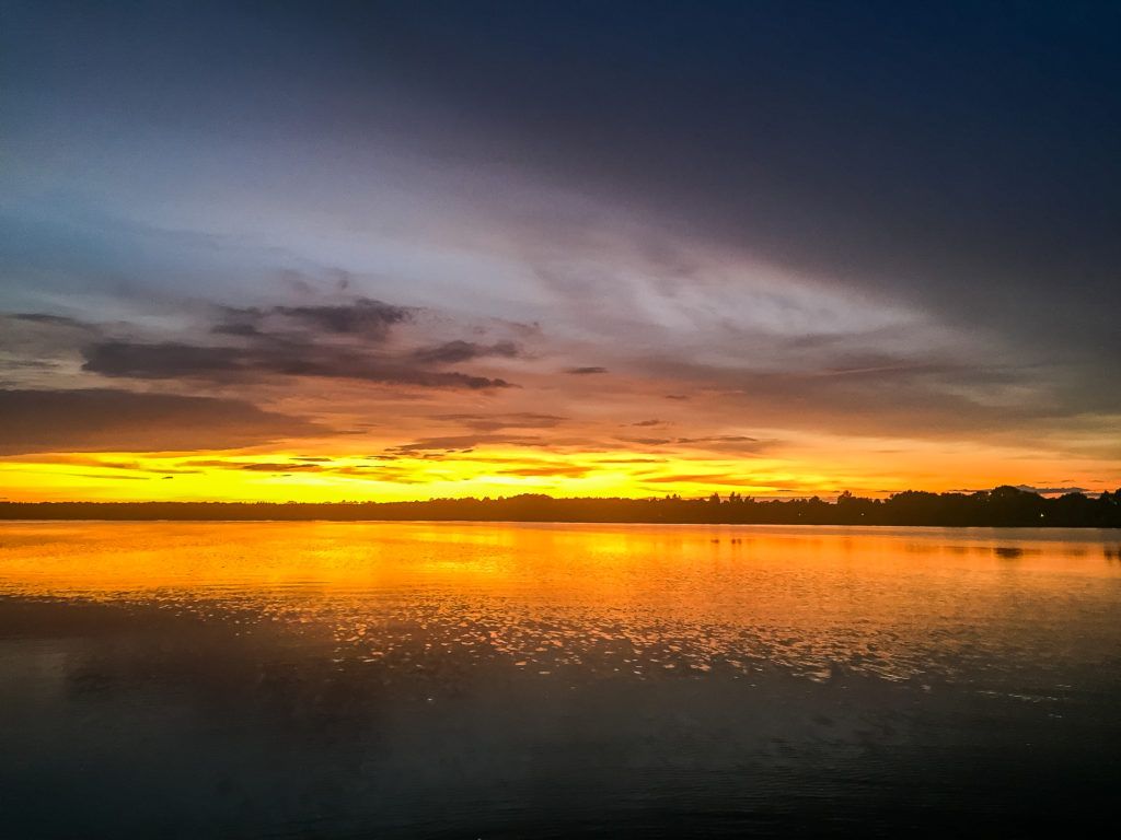 Sonnenuntergang bei Flossfahrt Bodtstedter Bodden